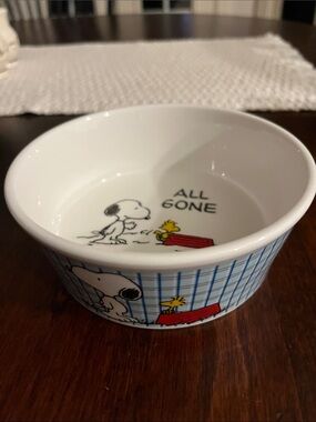 Peanuts White Ceramic Dog Bowl with Black, Blue and Red Accents